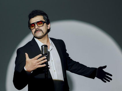 Bilge Karga, yeni koleksiyonunu Bayhan ile tanıttı