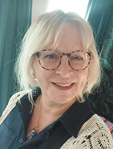 Rhu Strand, workplace menopause and andropause consultant, delivering training in Hampshire,