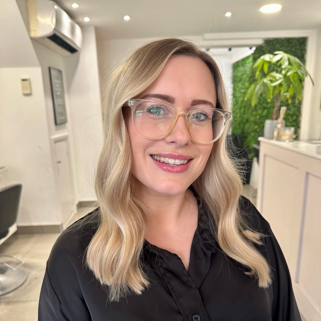 hollywilkinsonhair profile photo.jpg