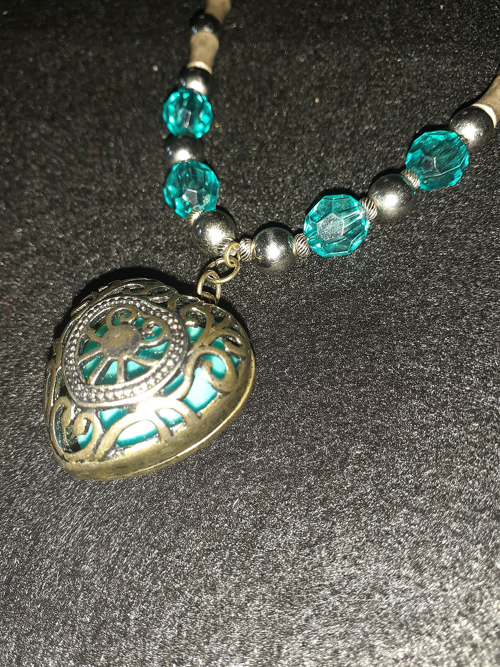 Thumbnail: Teal heart pendant necklace with beads
