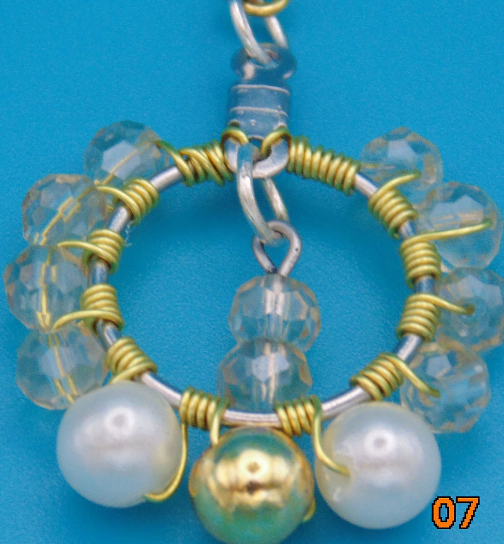 Thumbnail: Elegant crystal and pearl necklace 07