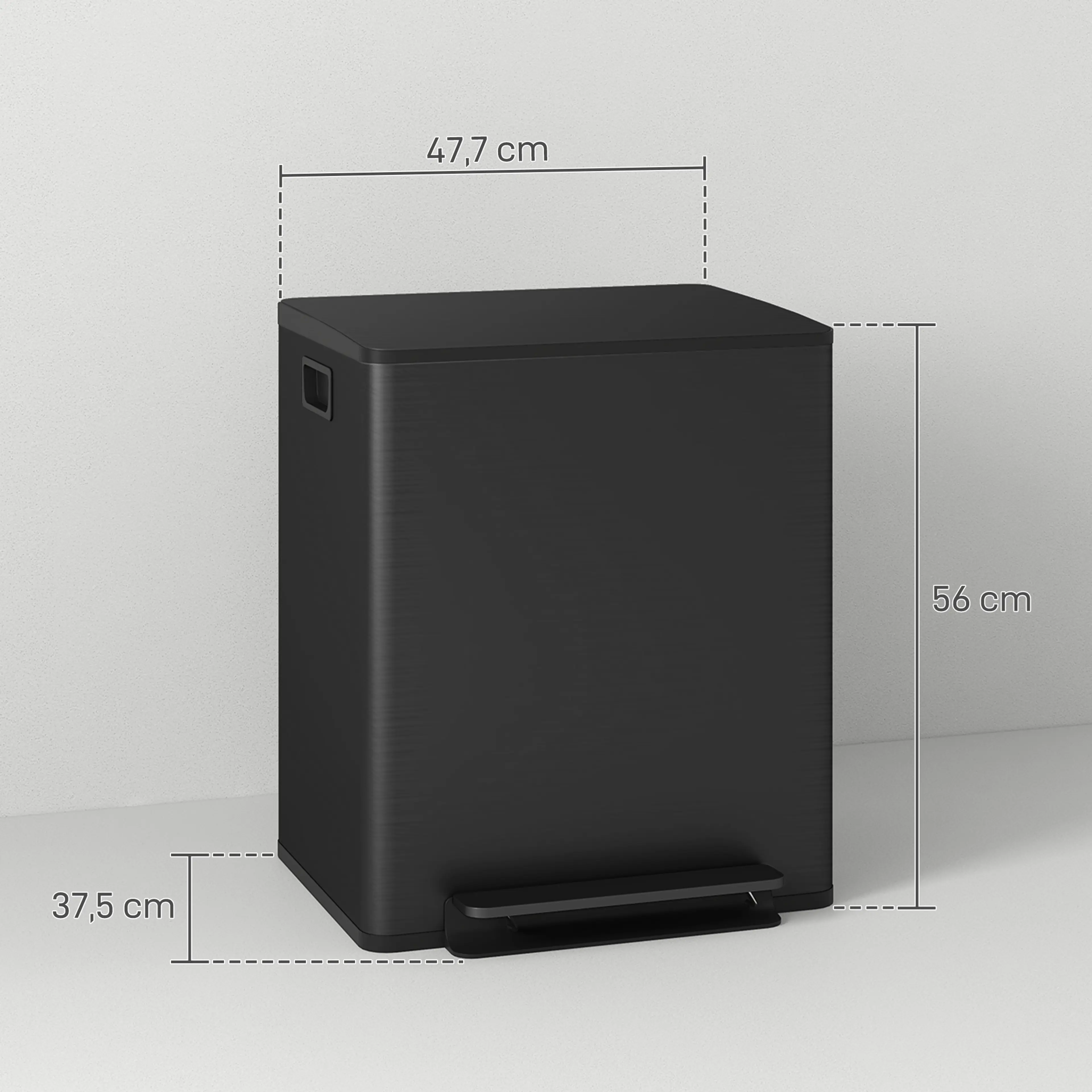 Måttskiss: 47,7 × 37,5 cm i golvyta och 56 cm hög