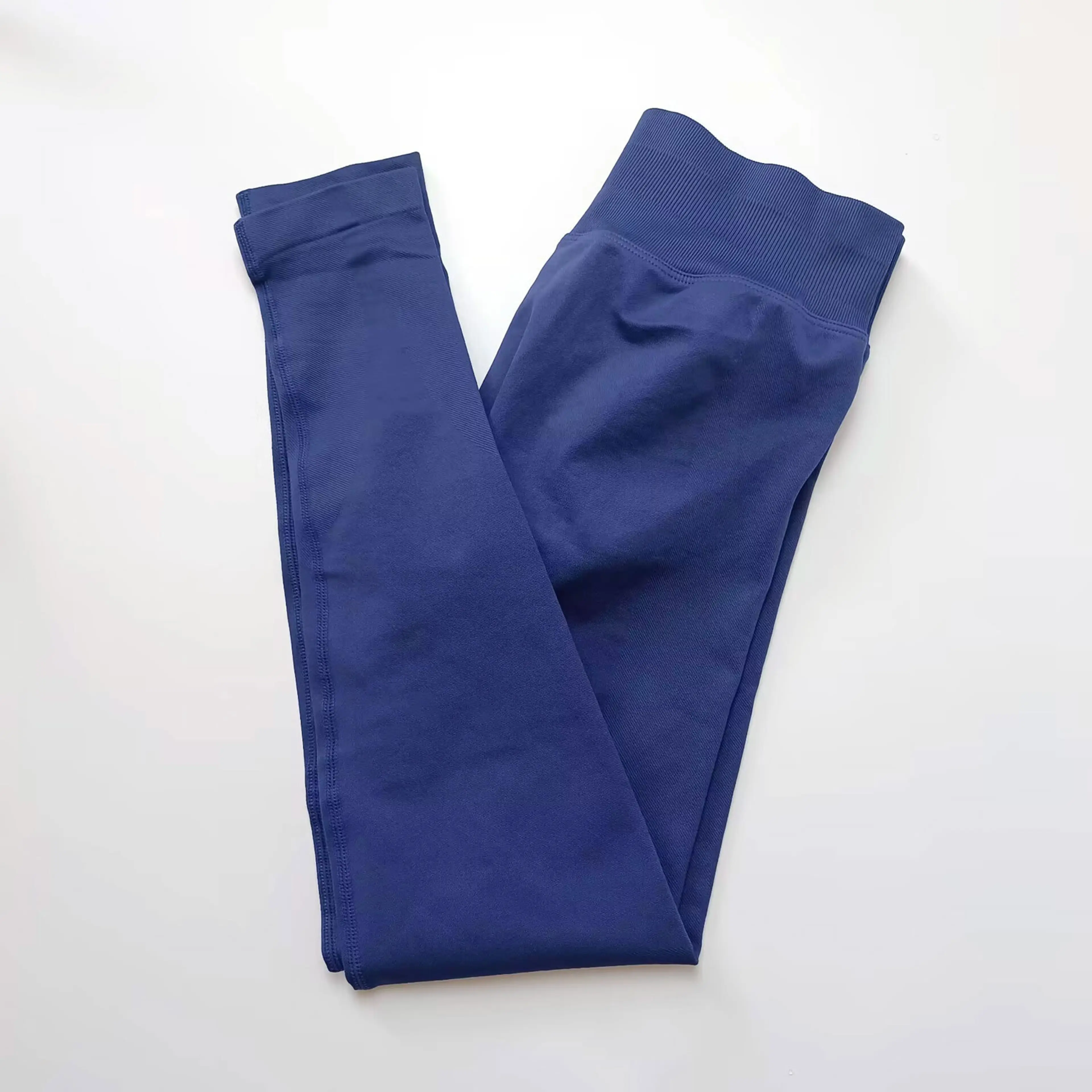 Leggings i färgen Blå Grå, som i verkligheten är en mörk indigo