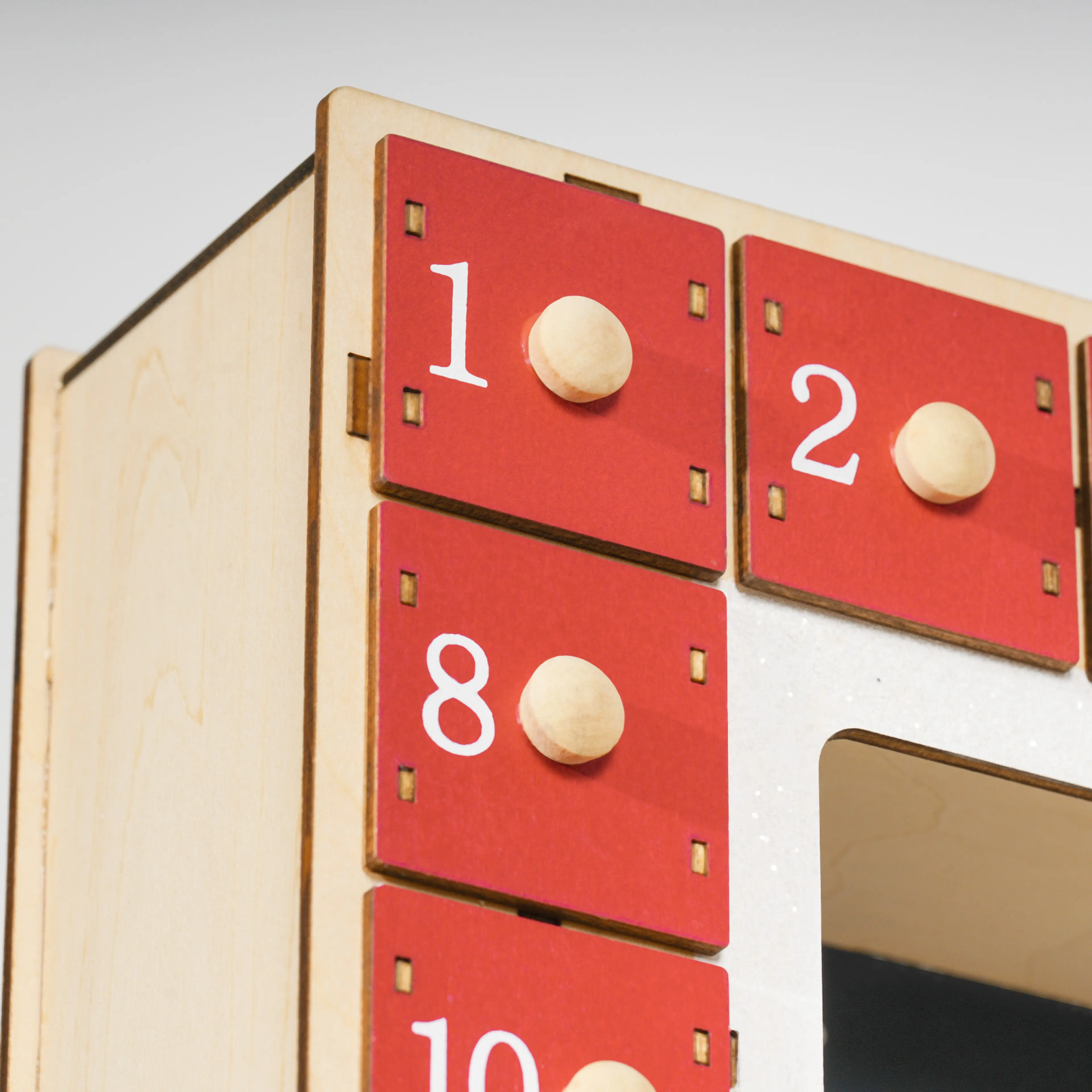 Detalj av lådorna nummer 1, 2, 8 och 10
