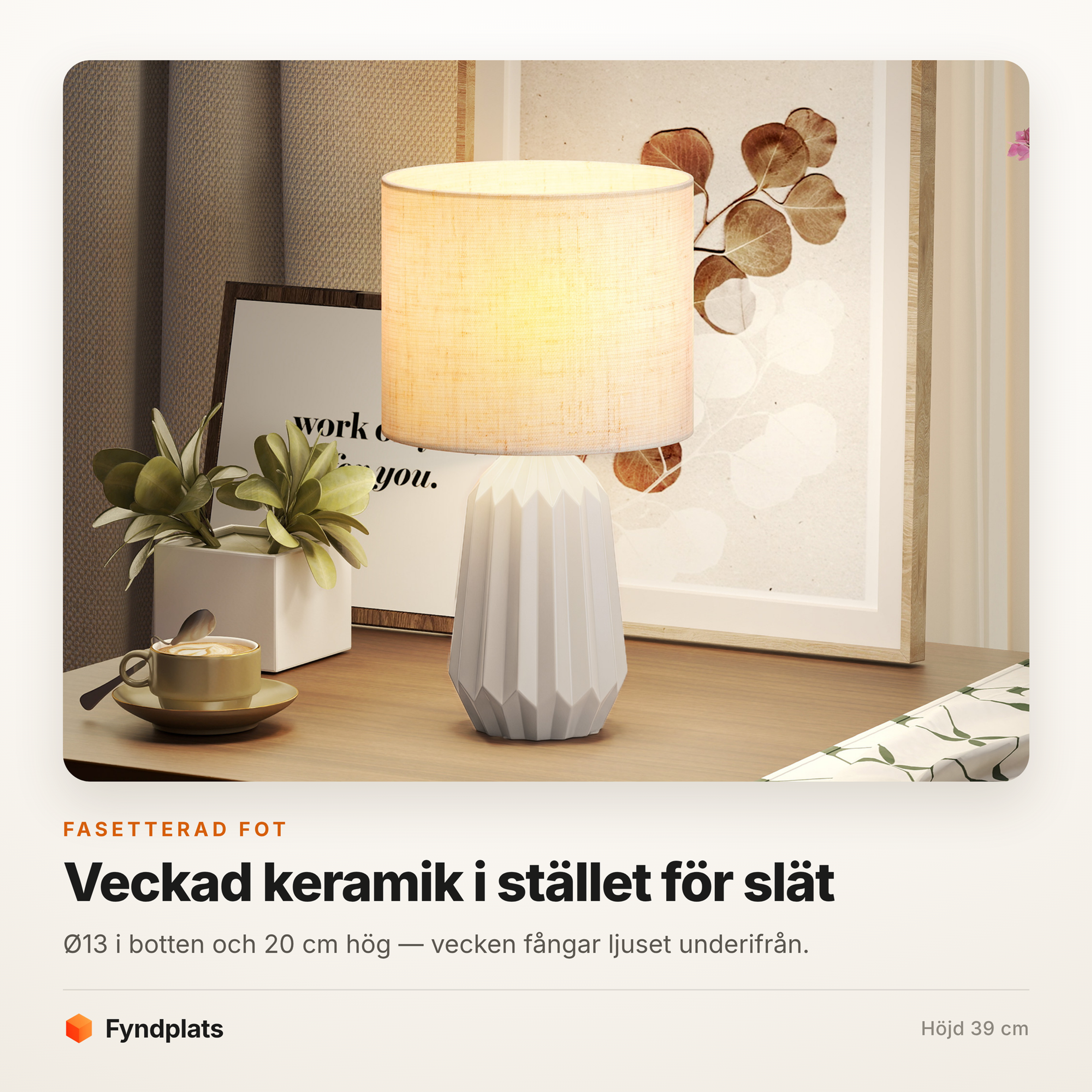 Bordslampa i keramik 39 cm – fasetterad vit fot och linneskärm – bild 2