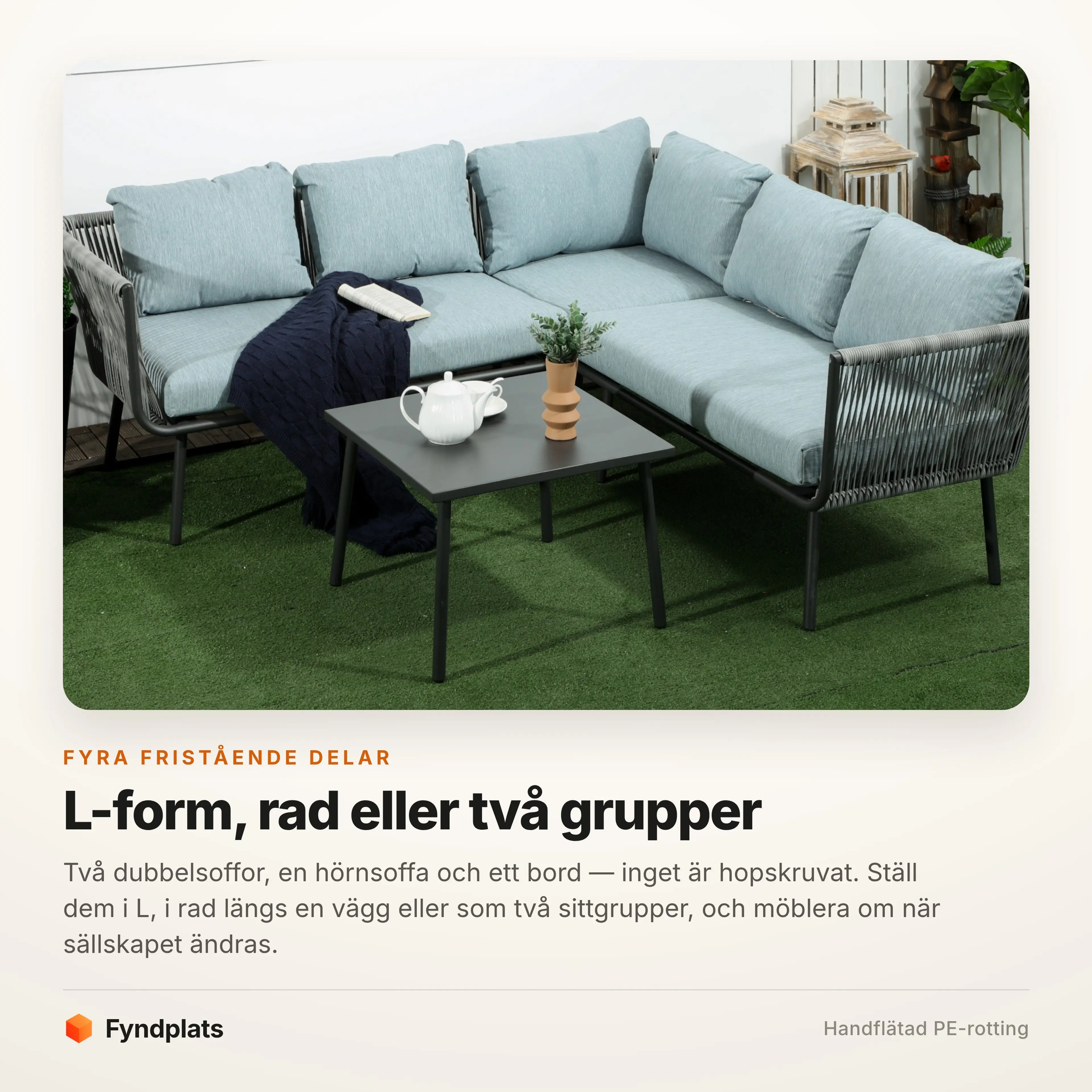 Setet i L-form med filt och tekanna på bordet