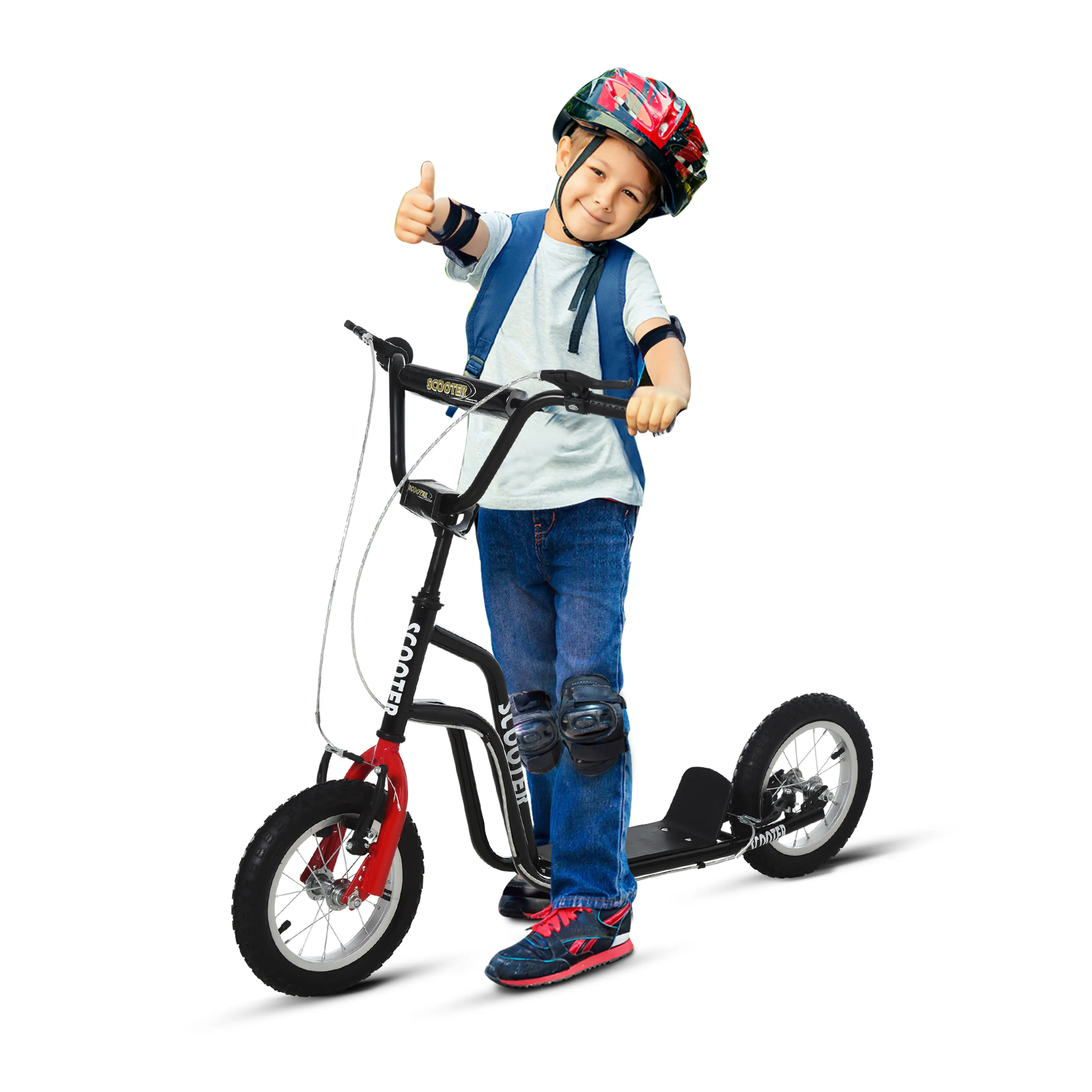 Svart sparkcykel med röd framgaffel och pojke i hjälm som visar tummen upp