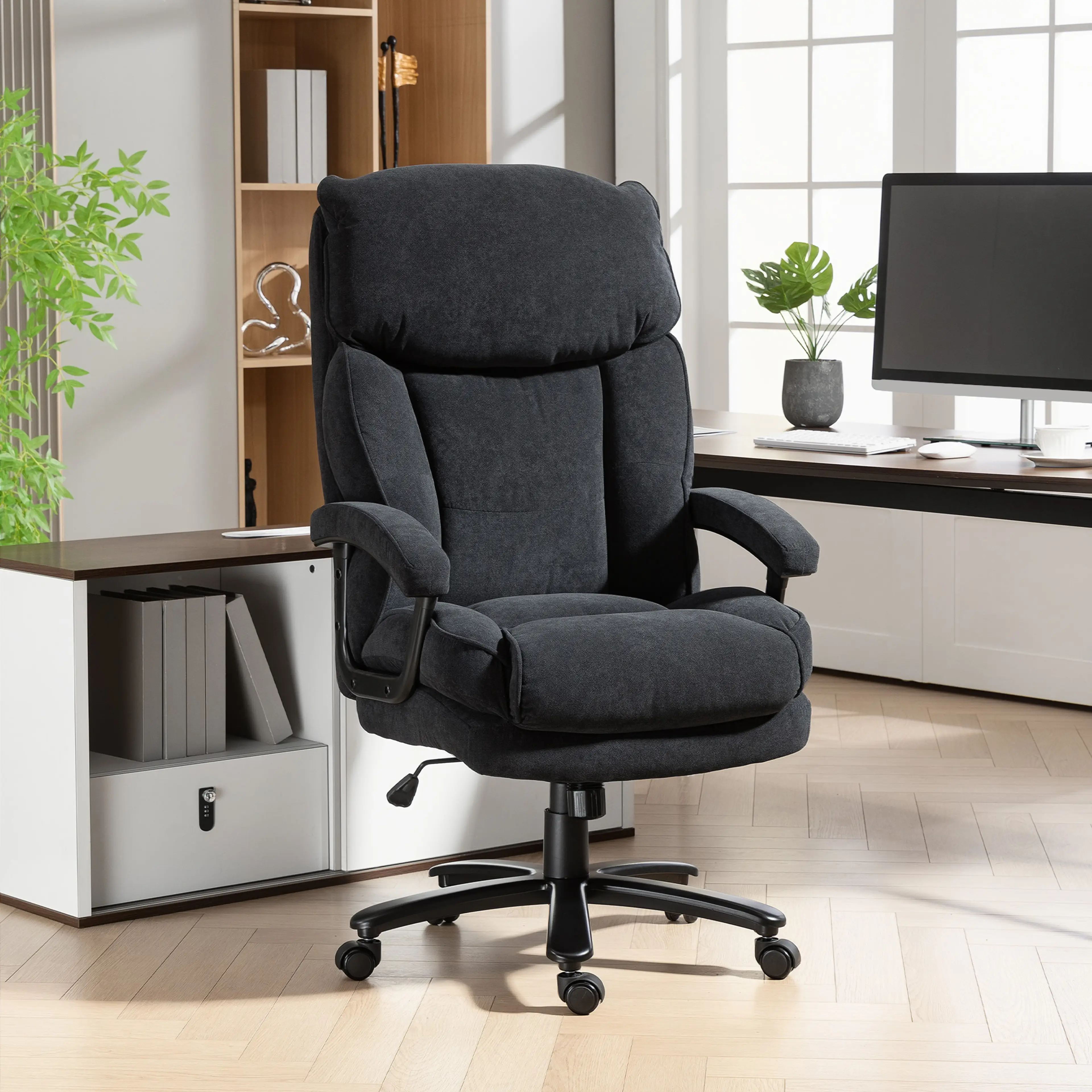 Kontorsstol svart som bär 200 kg – 58 cm sits och 70 cm hög rygg – bild 3