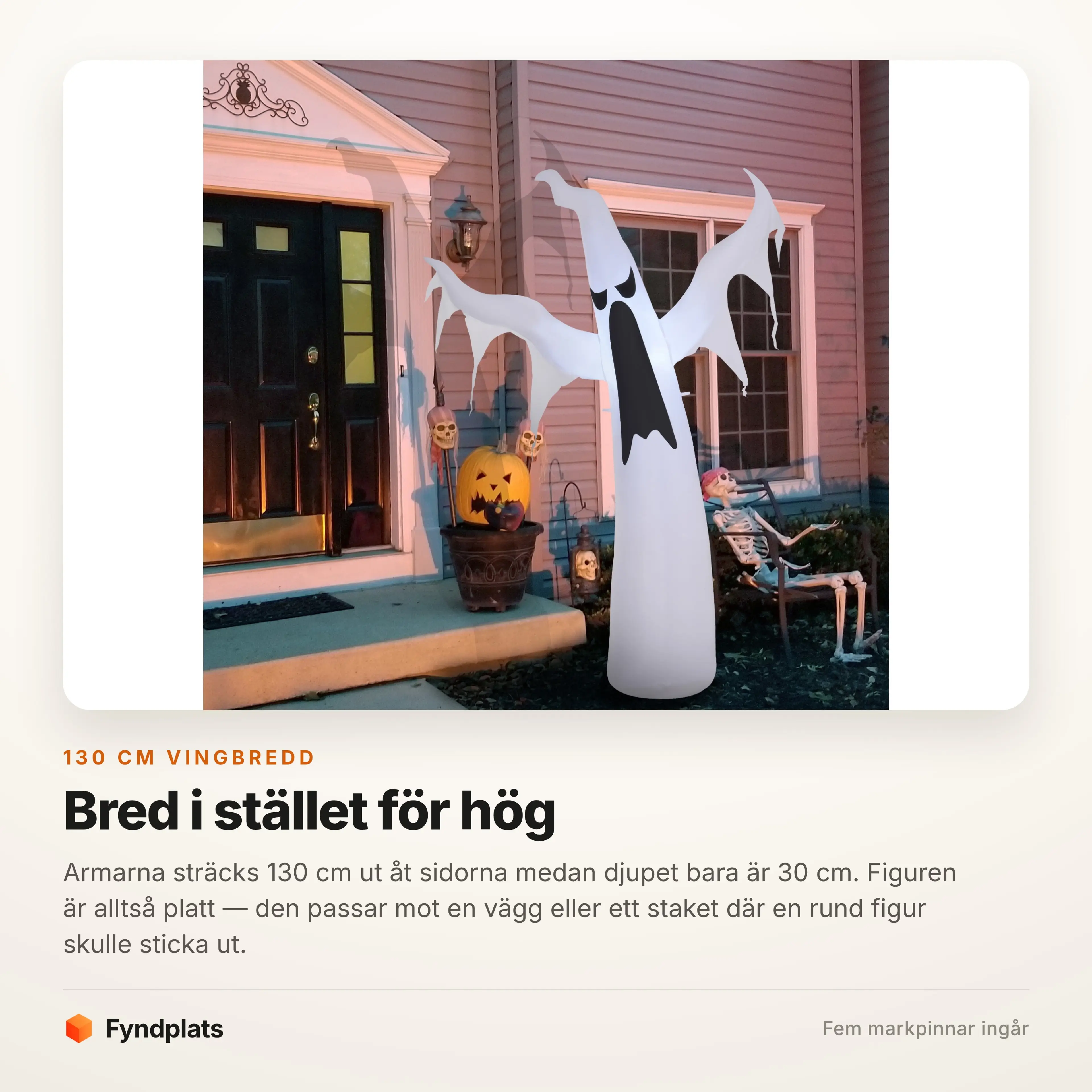 Spöket tänt vid entrén om kvällen