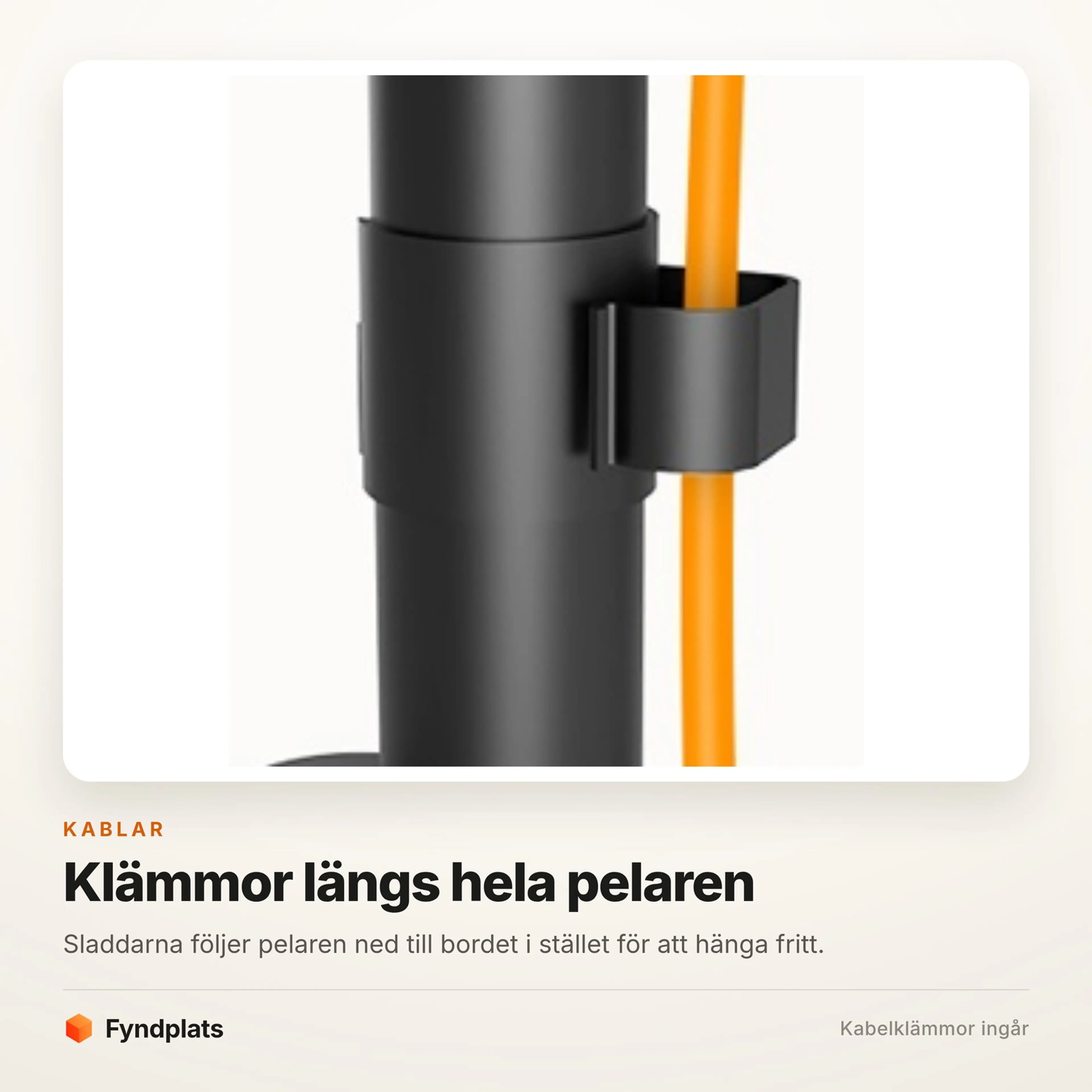 Fyndplats-kort: närbild på kabelklämman som håller sladden längs pelaren