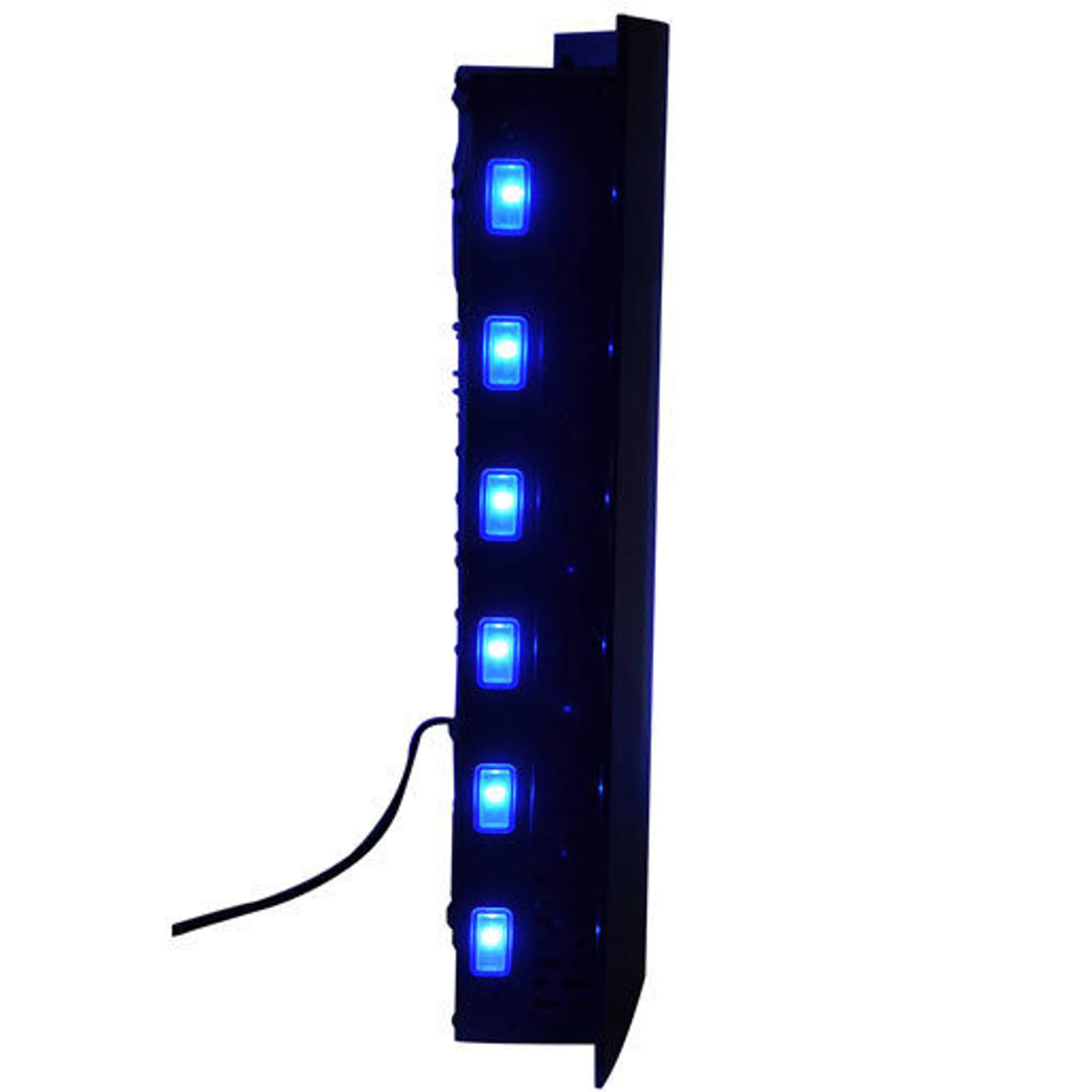 Närbild på sidokanten med blå LED-belysning