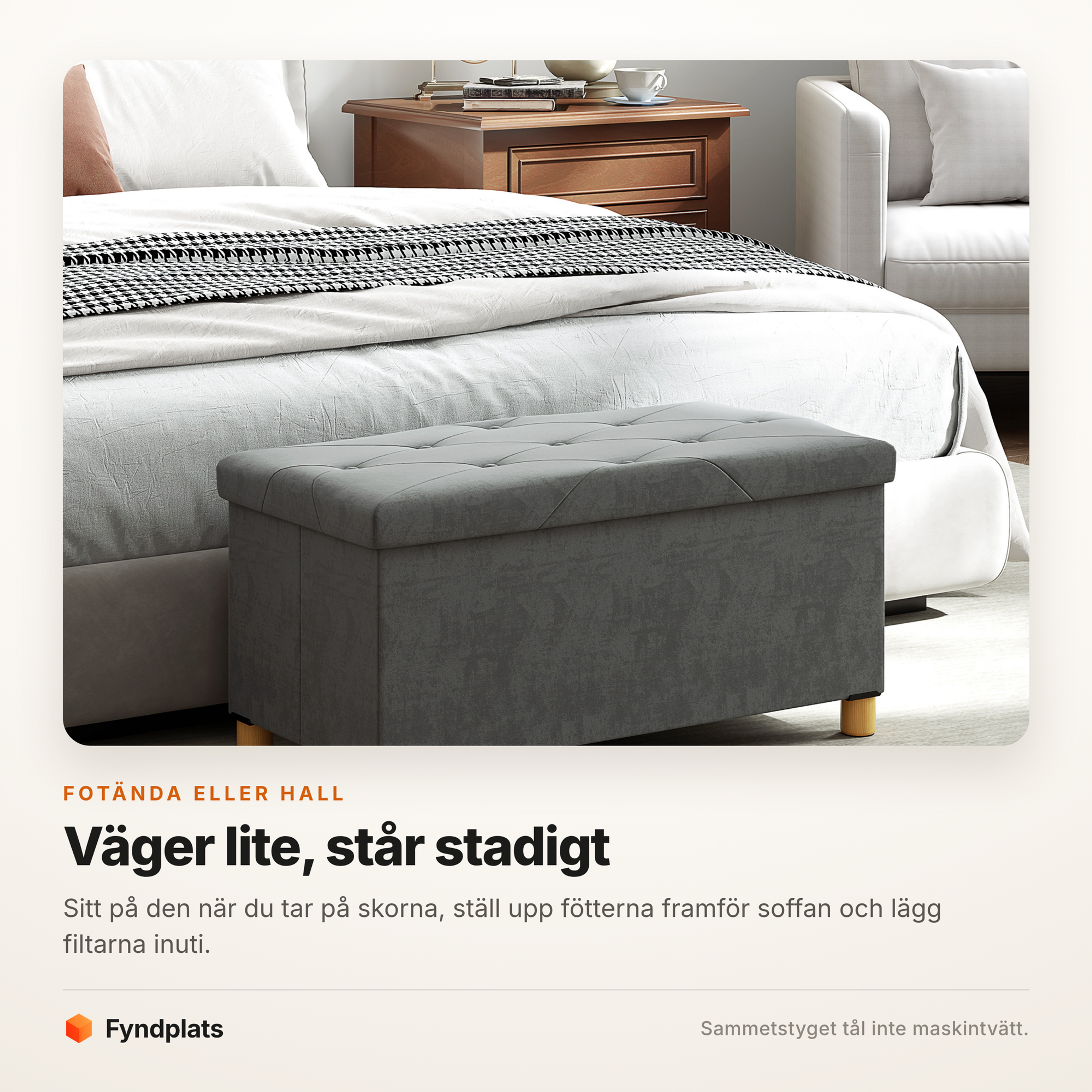 Mörkgrå förvaringspuff vid sängkanten i ett sovrum