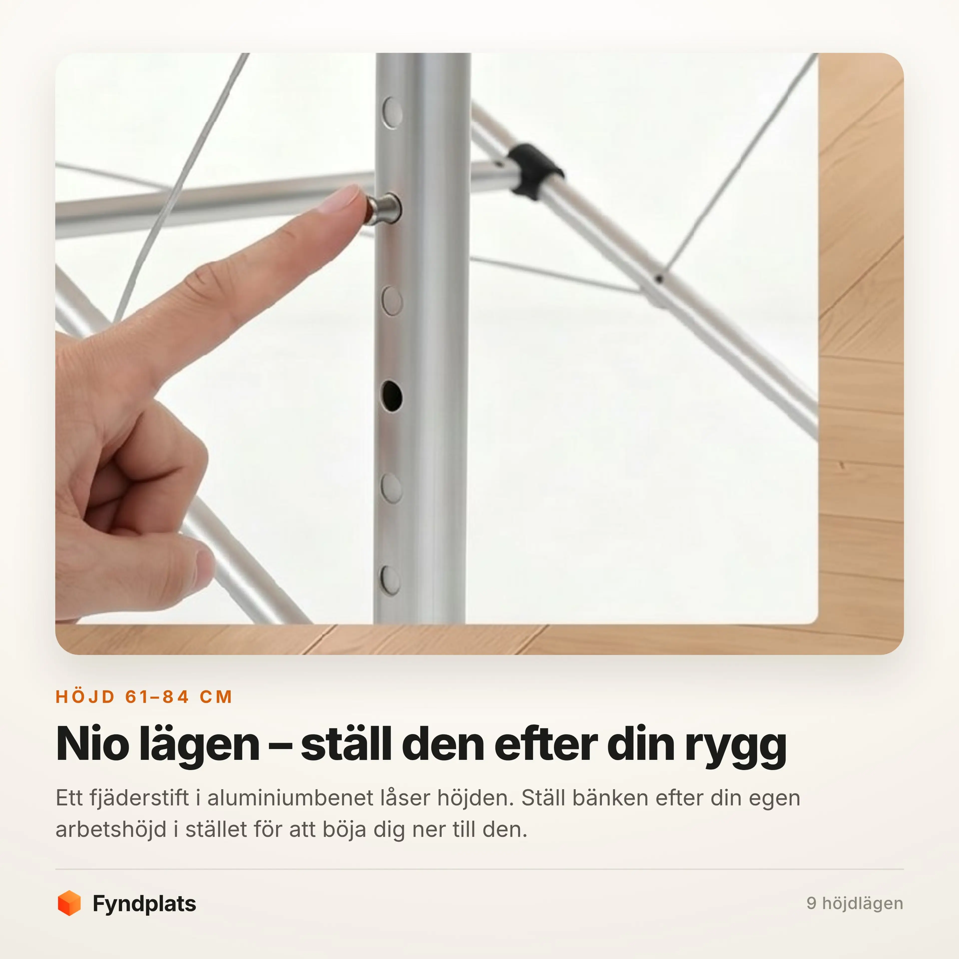 Hand som ställer om massagebänkens aluminiumben mellan de nio höjdlägena