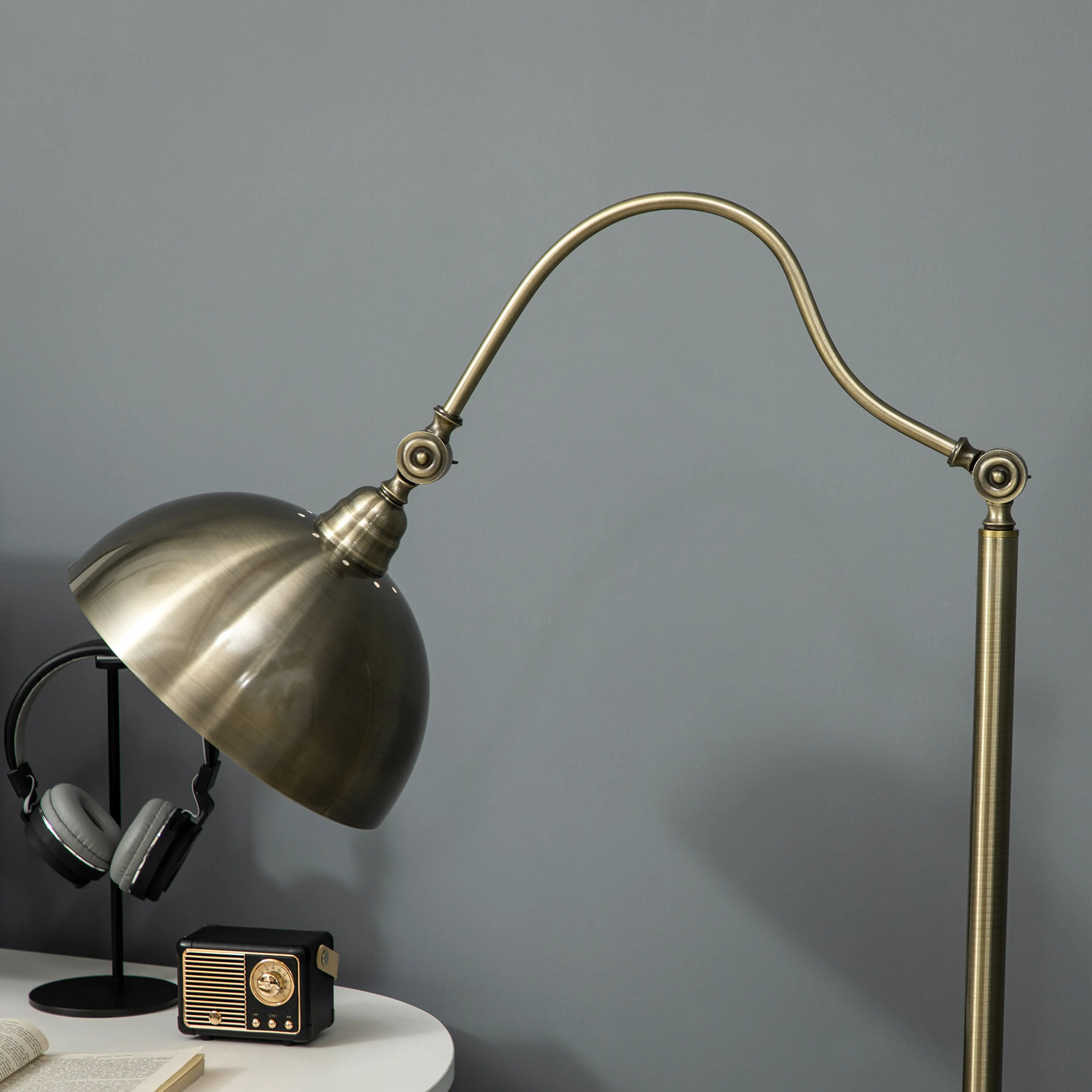 Golvlampa i mässingslook 152 cm – ledad arm och vinklad skärm – bild 6