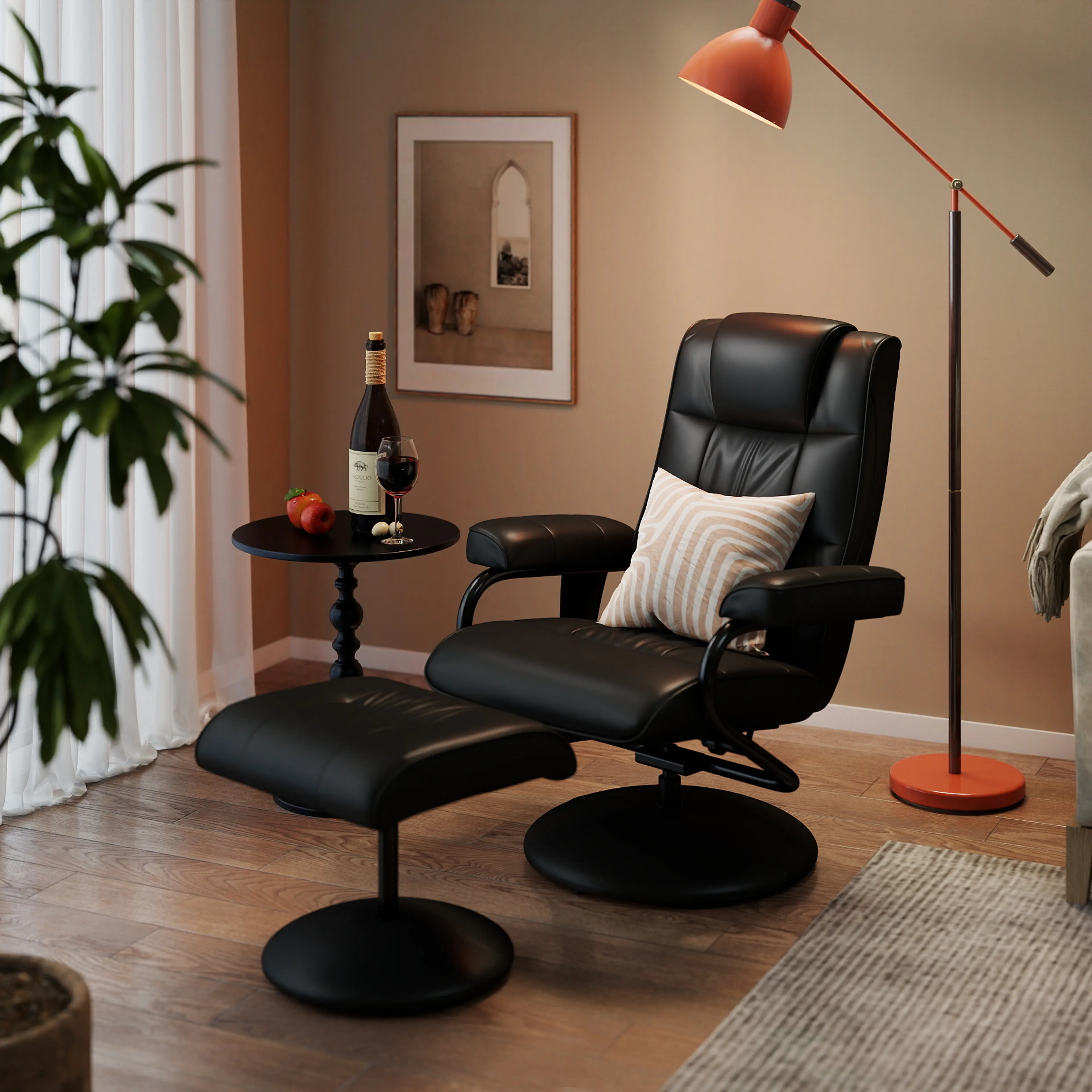Svart massagefåtölj med fotpall i ett vardagsrum med golvlampa och sidobord
