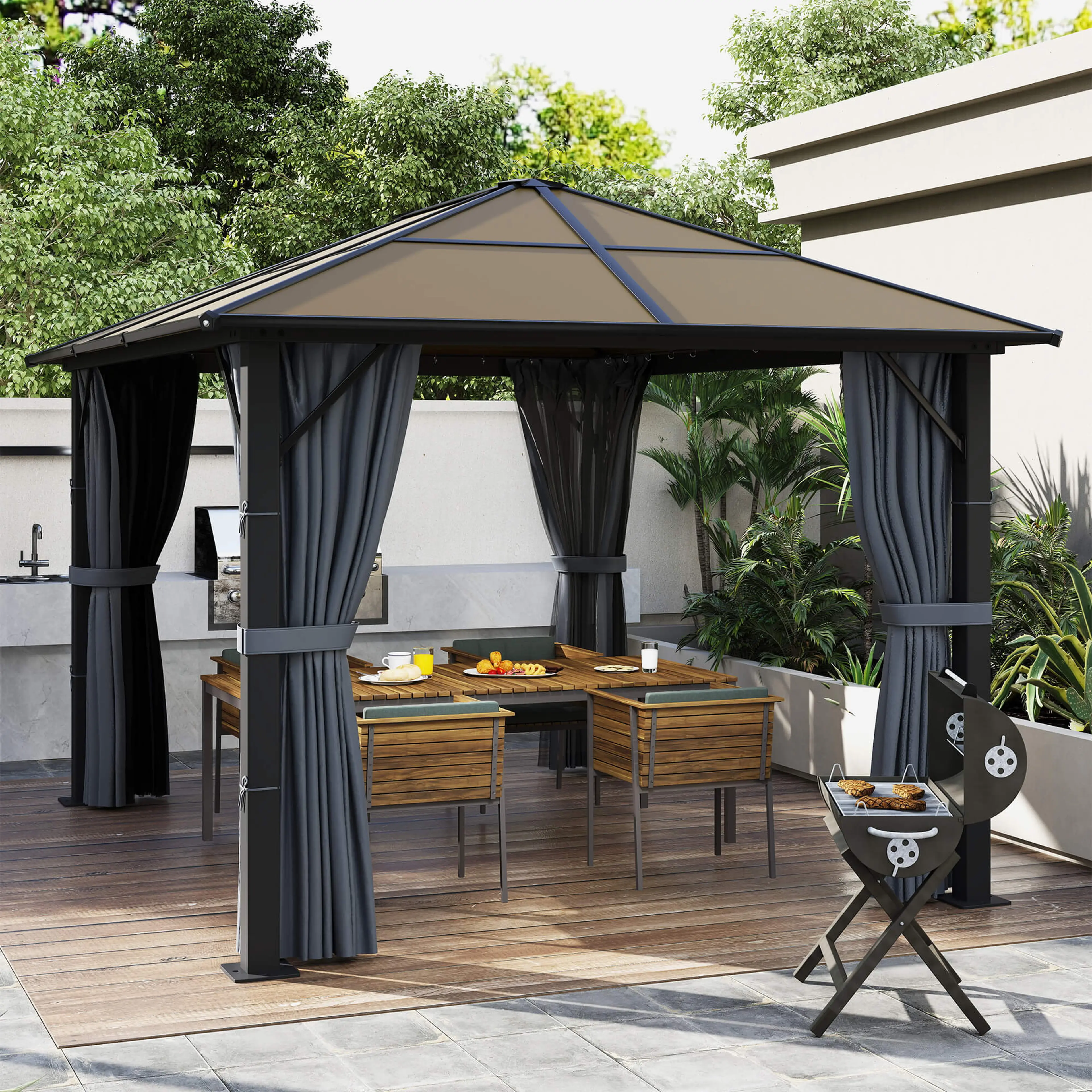 Paviljongen på en uteplats med matbord under taket