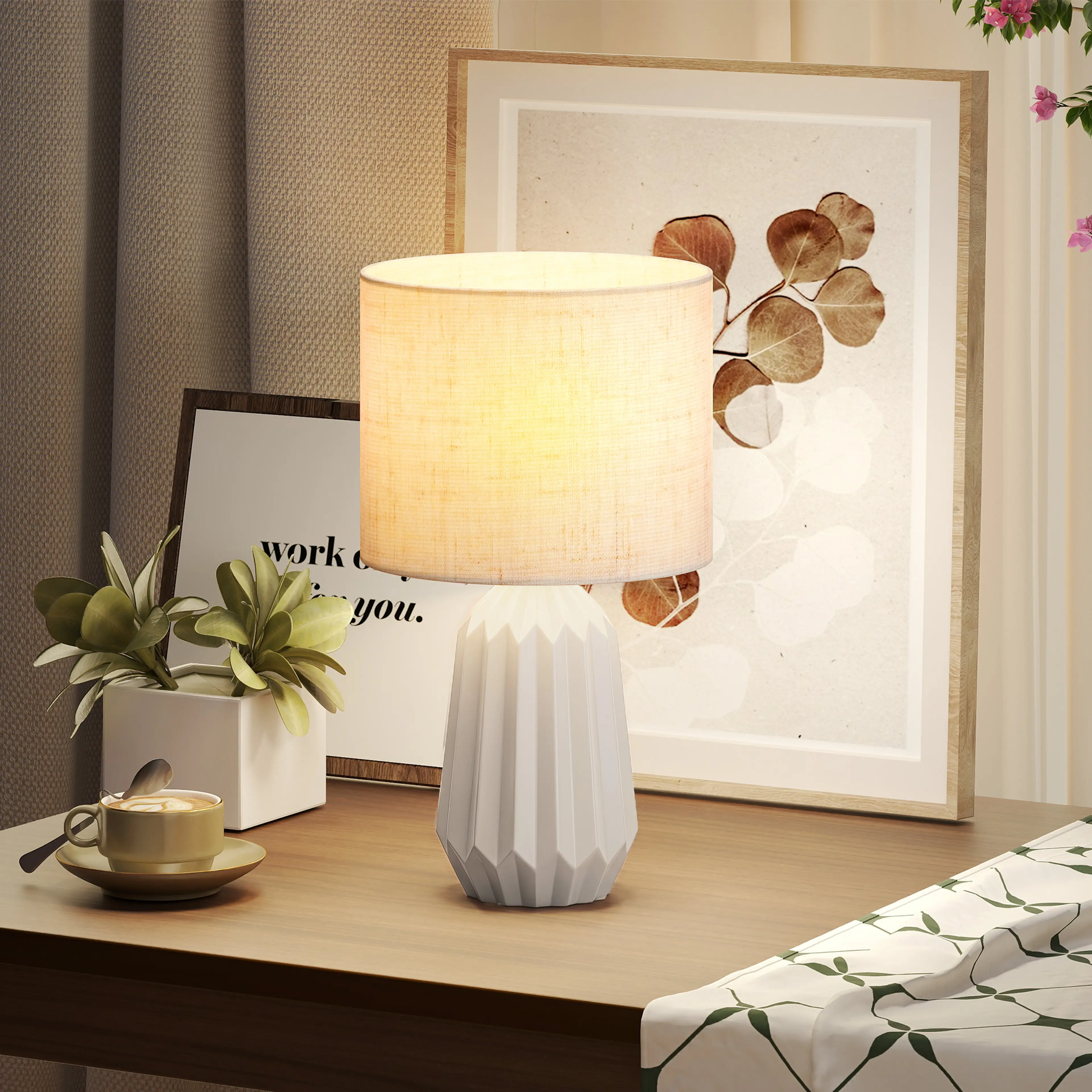 Bordslampa i keramik 39 cm – fasetterad vit fot och linneskärm – bild 3