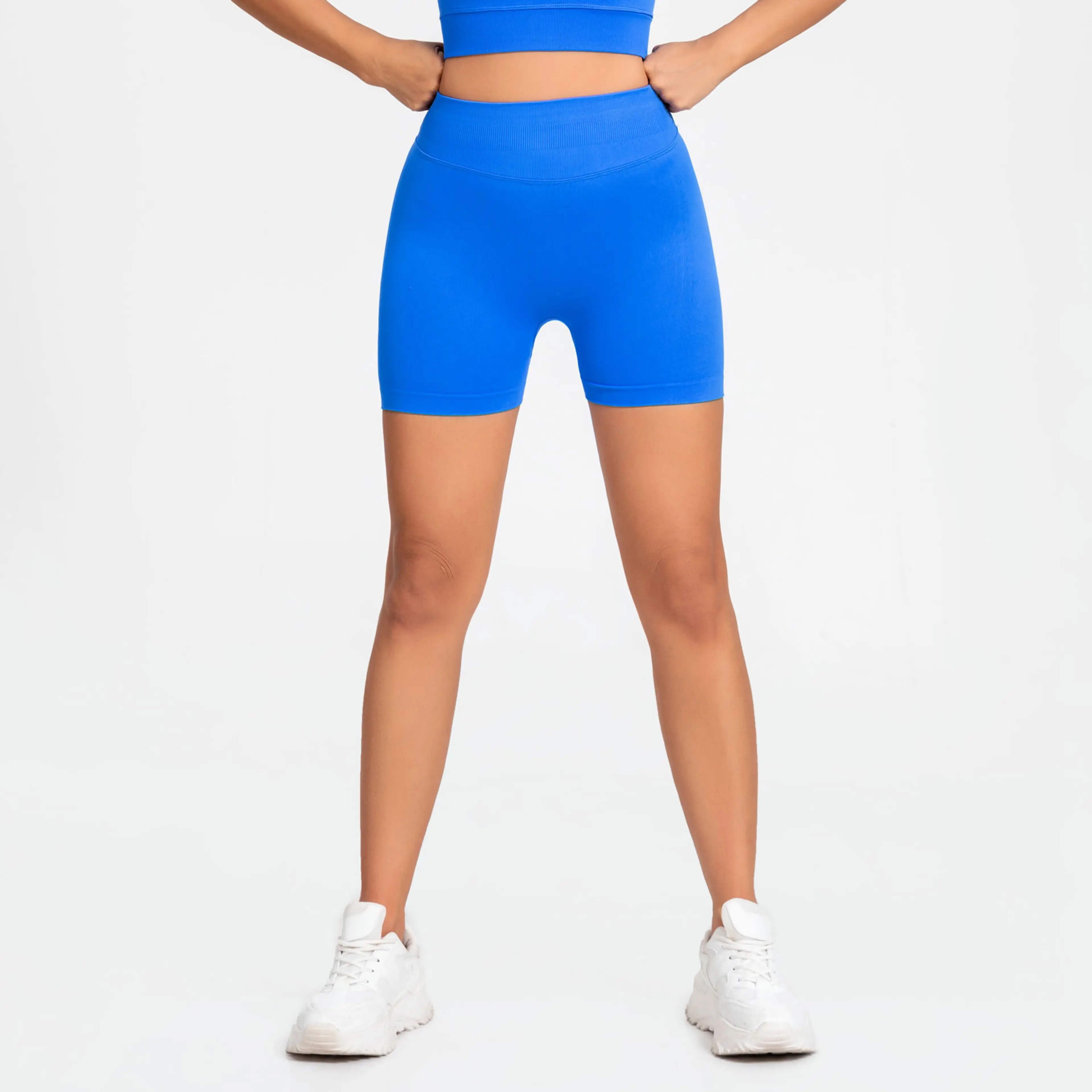 Samma shorts bakifrån, där den rynkade mittsömmen syns