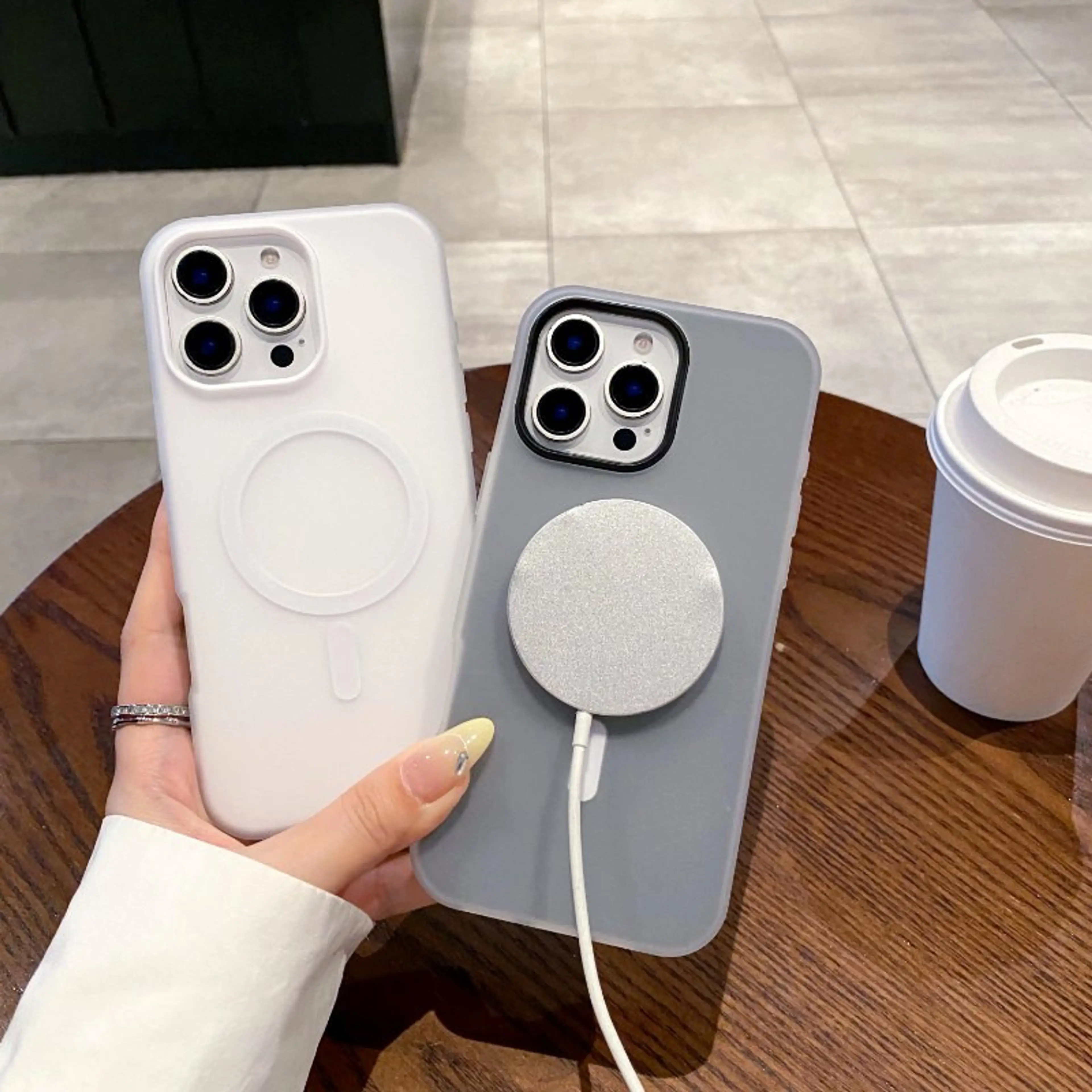 Stöttåligt Silikonskal för iPhone – Slimmad Passform & Silkeslen Yta