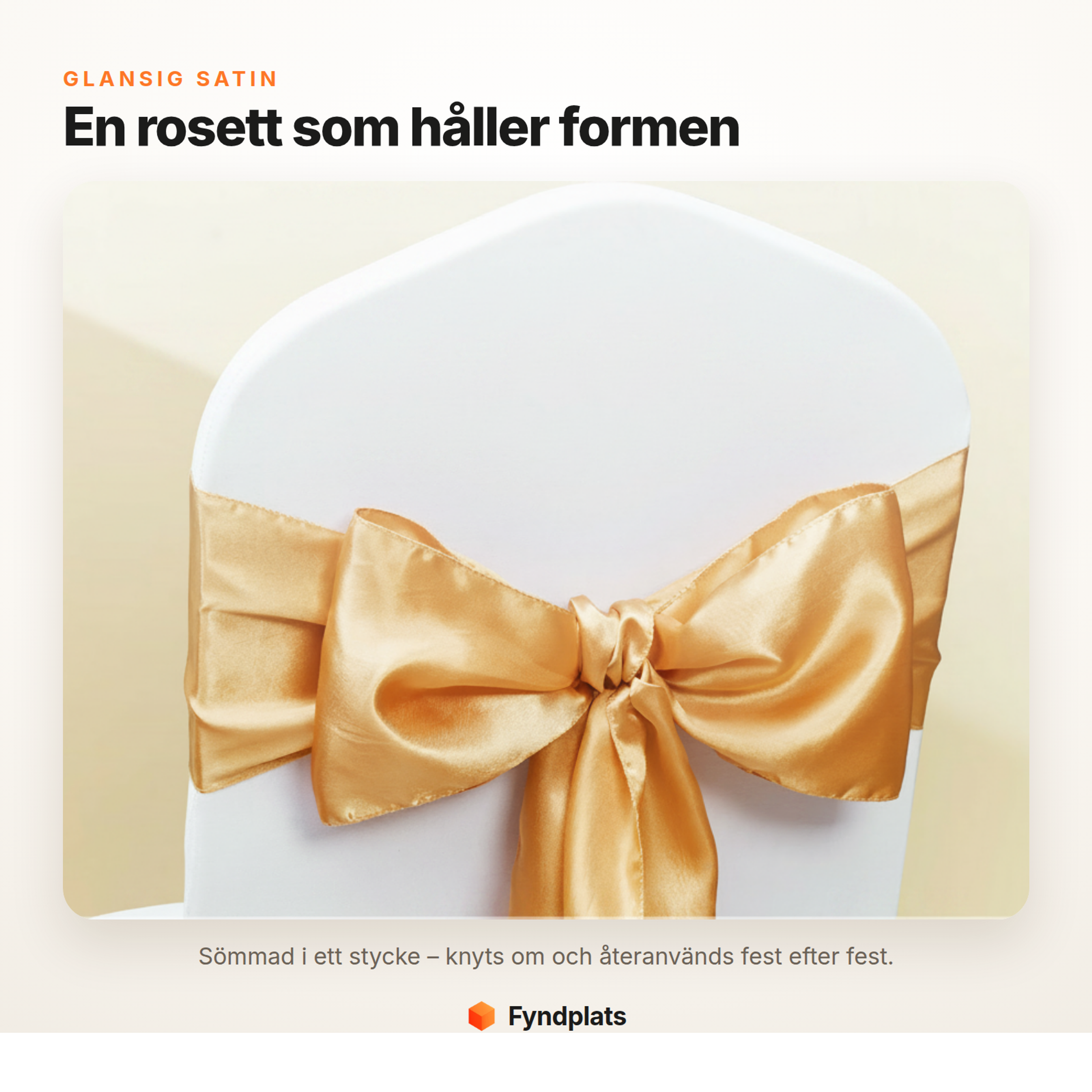 Närbild på guldrosett av satin knuten på vit stolsrygg