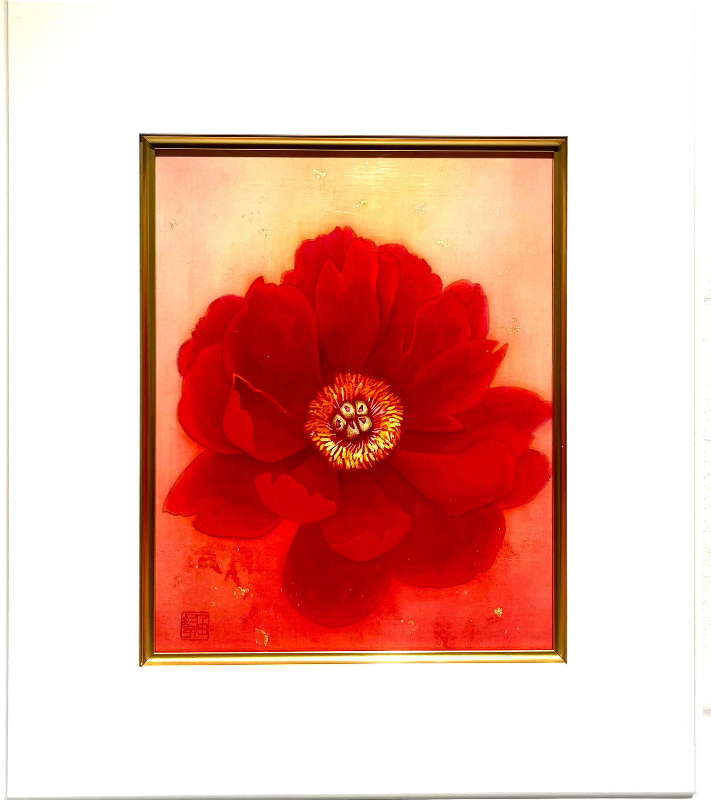 鮮やかな赤い花、フレームに収められたアート作品。背景はオレンジ、金色。410 Web Store