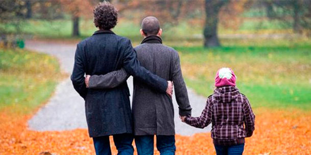 Adopción en matrimonios homosexuales ¿Si o No? (op. personal)