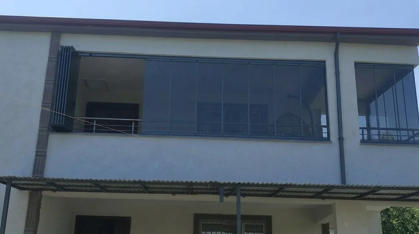 Balkonda katlanır cam balkon uygulaması, proje görünümü 2