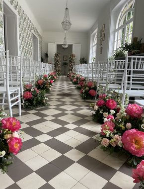 01-chateau-destinee-indoor-ceremony-aisle-white-chairs-france