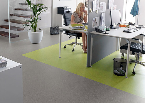 Novilux von Forbo Flooring in einem Büroraum