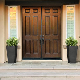 28 Inch Tall Planter Set of 2