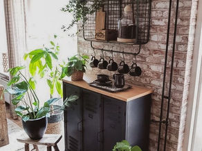 Maximizing Vertical Space : Creative Storage Solutions for Small Apartments