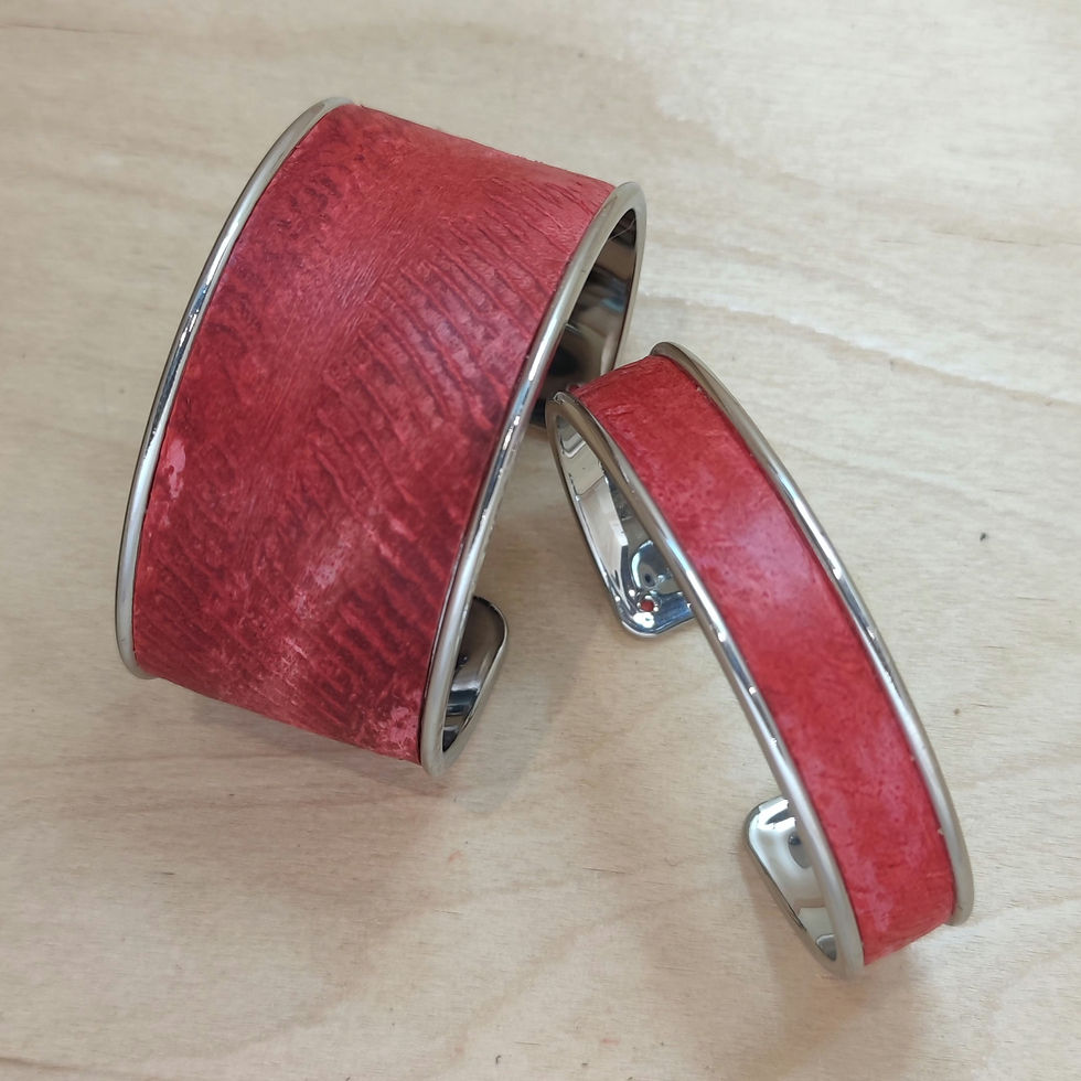 Miniature : Manchette L cuir de carpe rouge