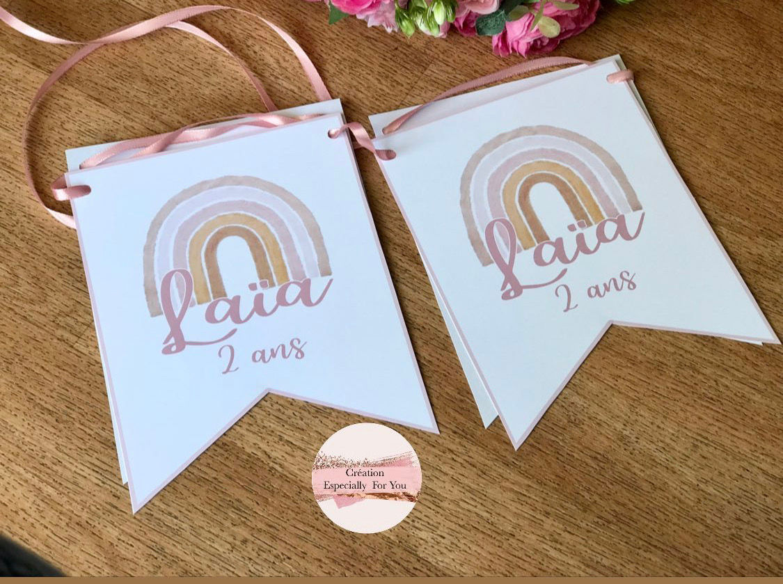 BANDEROLE AVEC 7 FANIONS