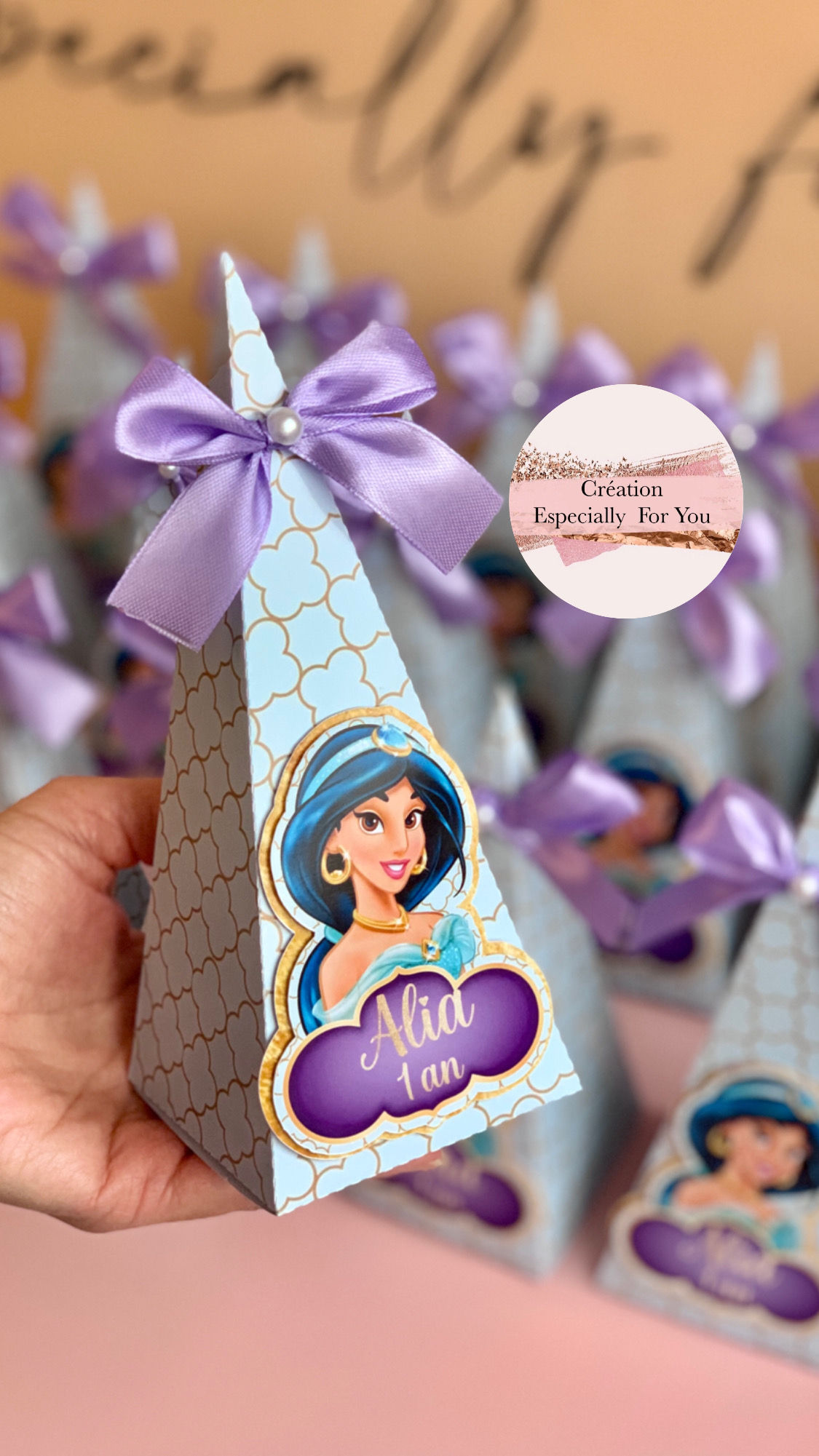 CORNET BOX WITH CANDY