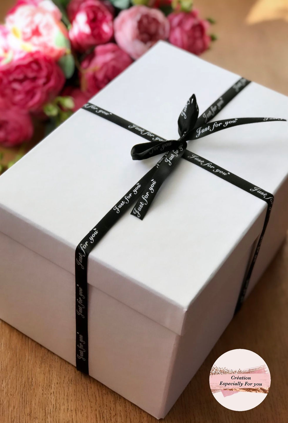 Thumbnail: ETERNAL ROSE WITH GLASS BELL AND BOX