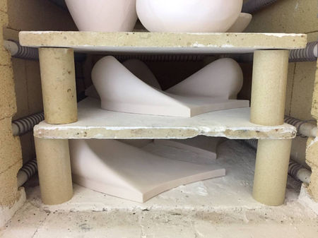 piezas de ceramica en el horno