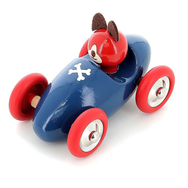 Thumbnail: Lucien the dog in its car