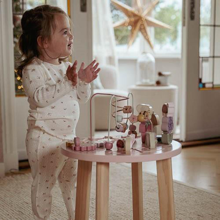Thumbnail: Activity table - Fairy Garden