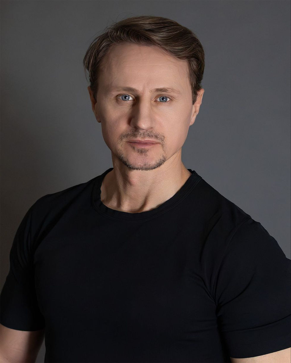 Власий Зубов: актёр, музыкант VlasIQ и автор кинематографического стиля видеографии