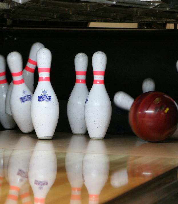 Pins Bowling