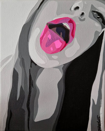 Portrait néo pop d'une adolescente qui tire la langue