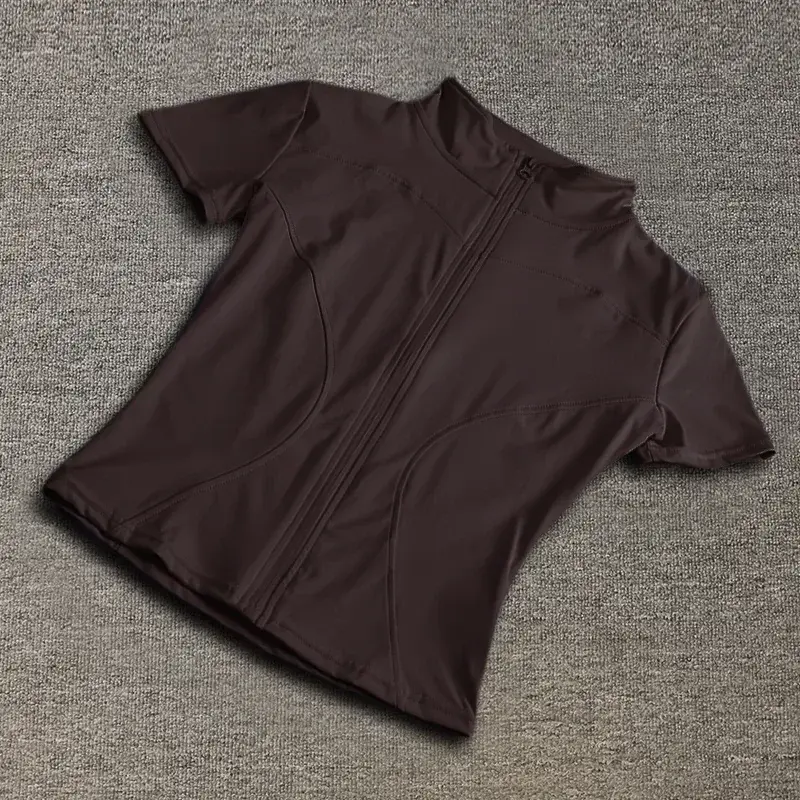 Thumbnail: Aero Sculpt Zip Top