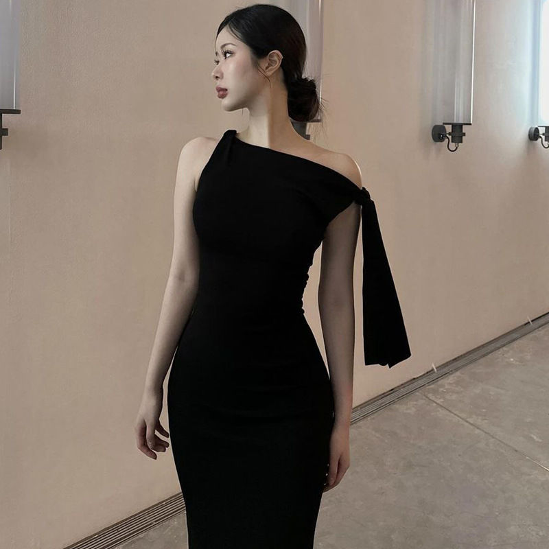Thumbnail: Ivory Élan Column Gown