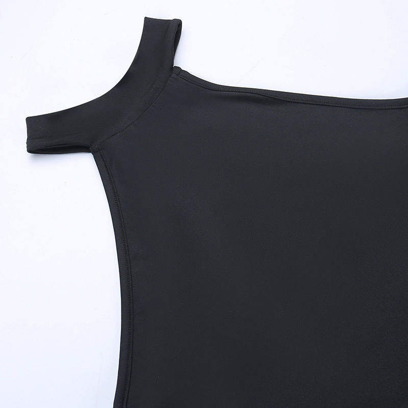 Thumbnail: Noir Enchant Lace-Up Gown