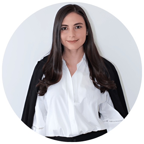 headshot of oriana, client of springboard career coaching