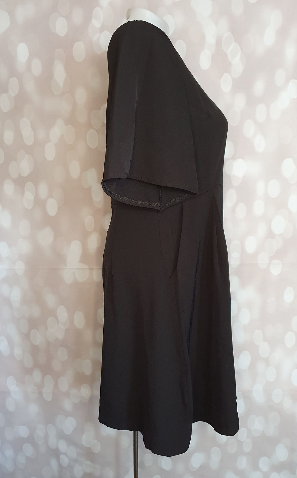 Thumbnail: Black Maomao Casual Dress side