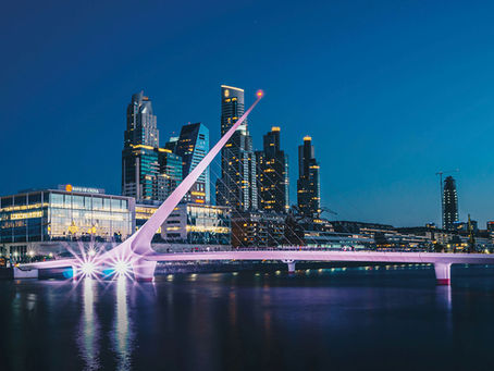 The province of Buenos Aires unfolds a rare privilege on the South American map: a territory where equestrian heritage, vibrant cities, nautical enclaves, natural elegance and a gastronomic tradition that shaped a nation coexist with effortless grace.