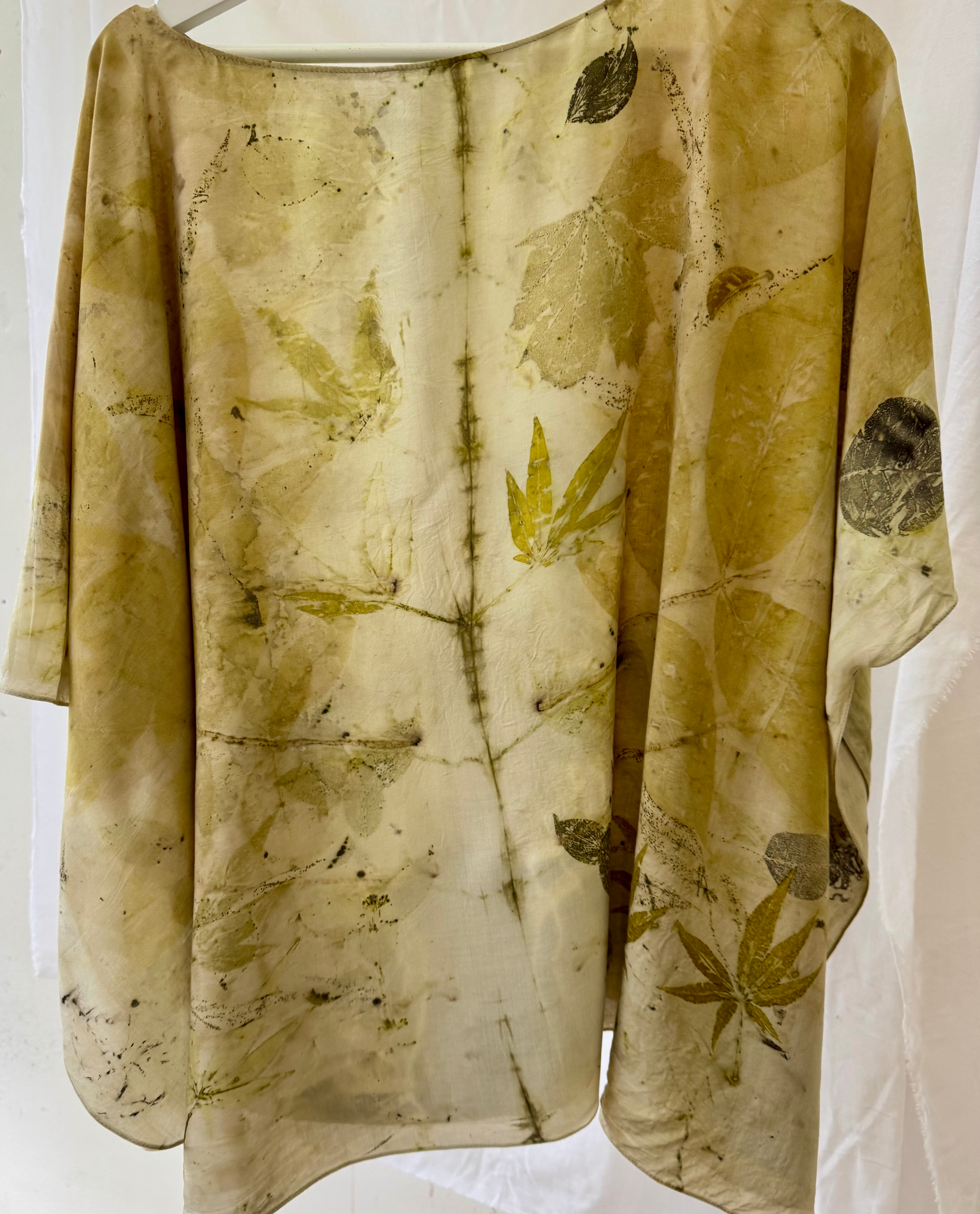 TUNIC Light through leaves" eco-dye (1)