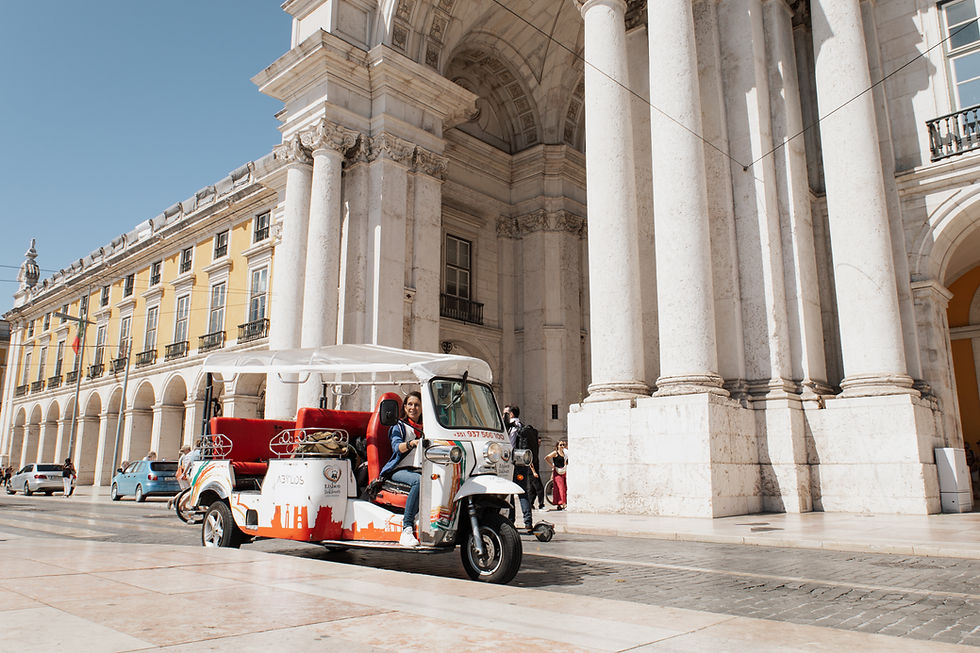 Lisbon Tuk Tuk Tours: Private Sightseeing with Local Guides