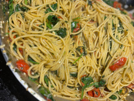 One-Pan Tomato Spinach Pasta